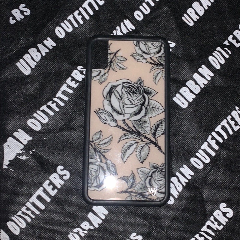 Wildflower case barely used for iPhone XS Max